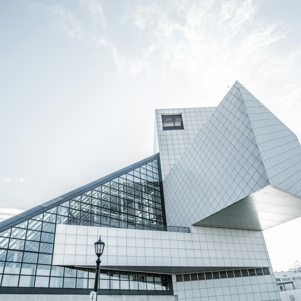 Geometric view of modern architecture from below